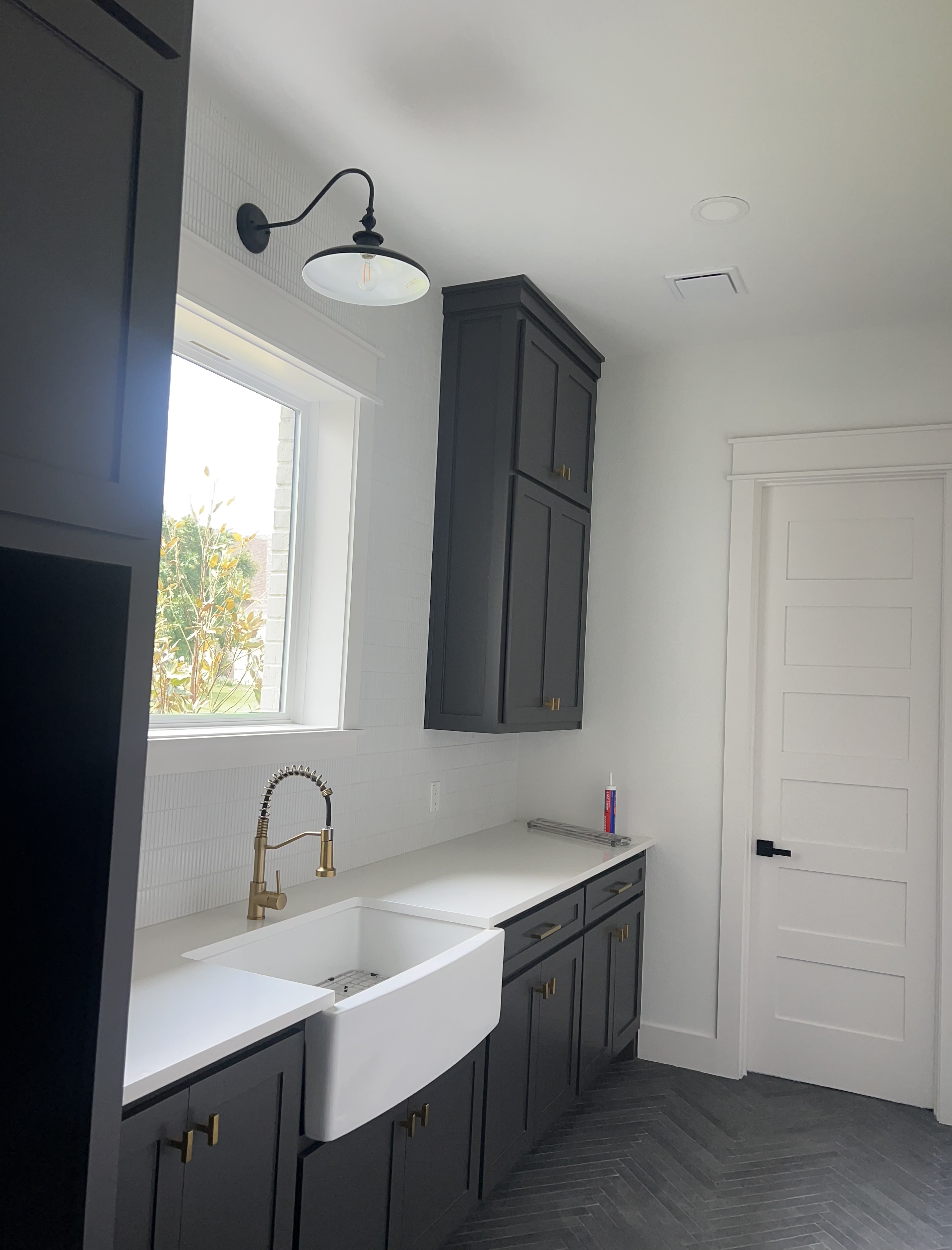 Modern Laundry Room Design
